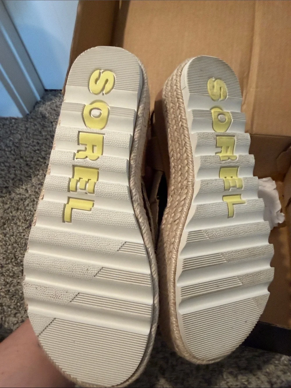 Sorel Cameron Platform Sandal 7 in box see all pics